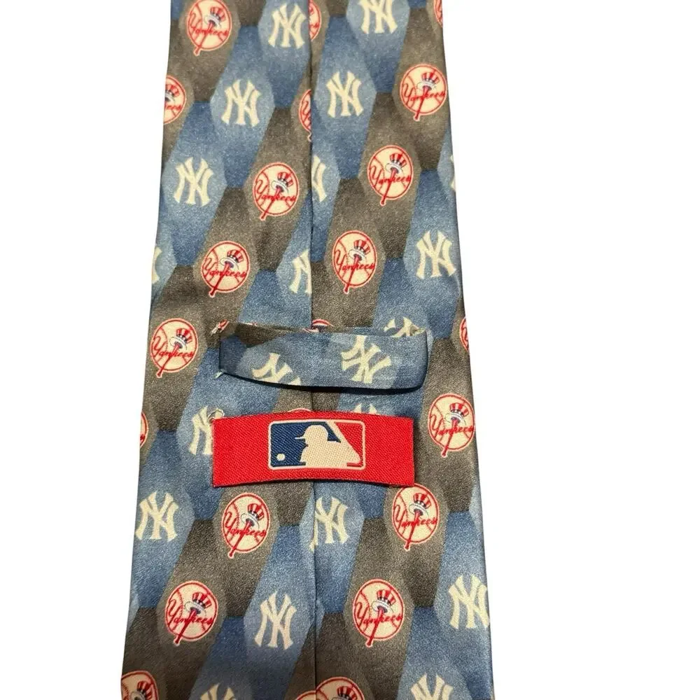 Eagle Wings MLB New York Yankees Baseball Logo Novelty Vintage Silk Necktie